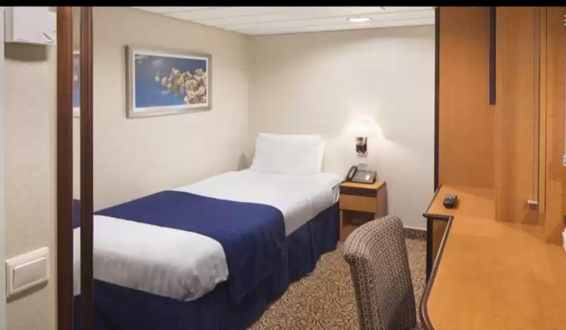 Cabina estudio con vista al mar y balcón